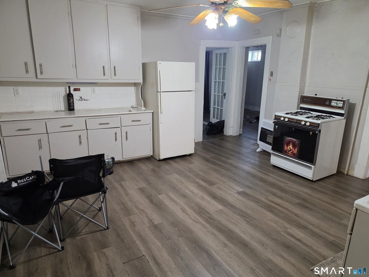 449 Wilson St - Photo 3 of 7