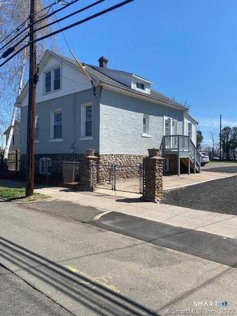 92 Terrace Ave - Photo 2 of 21