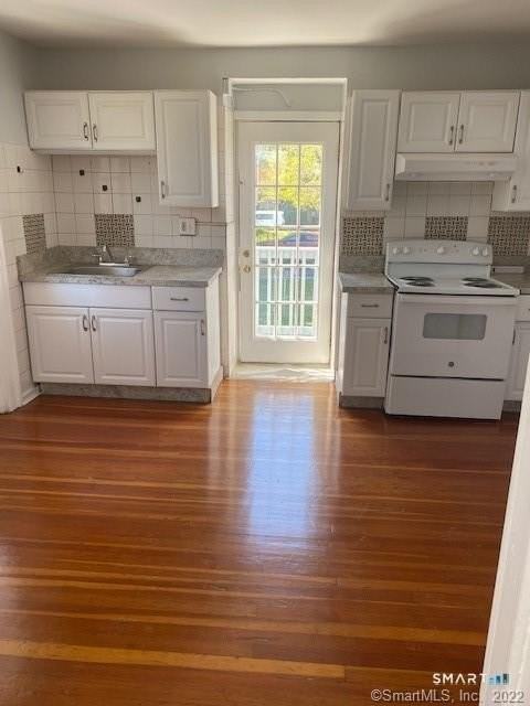 92 Terrace Ave - Photo 5 of 21