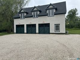 featured image of 19 Robin Hill Ln