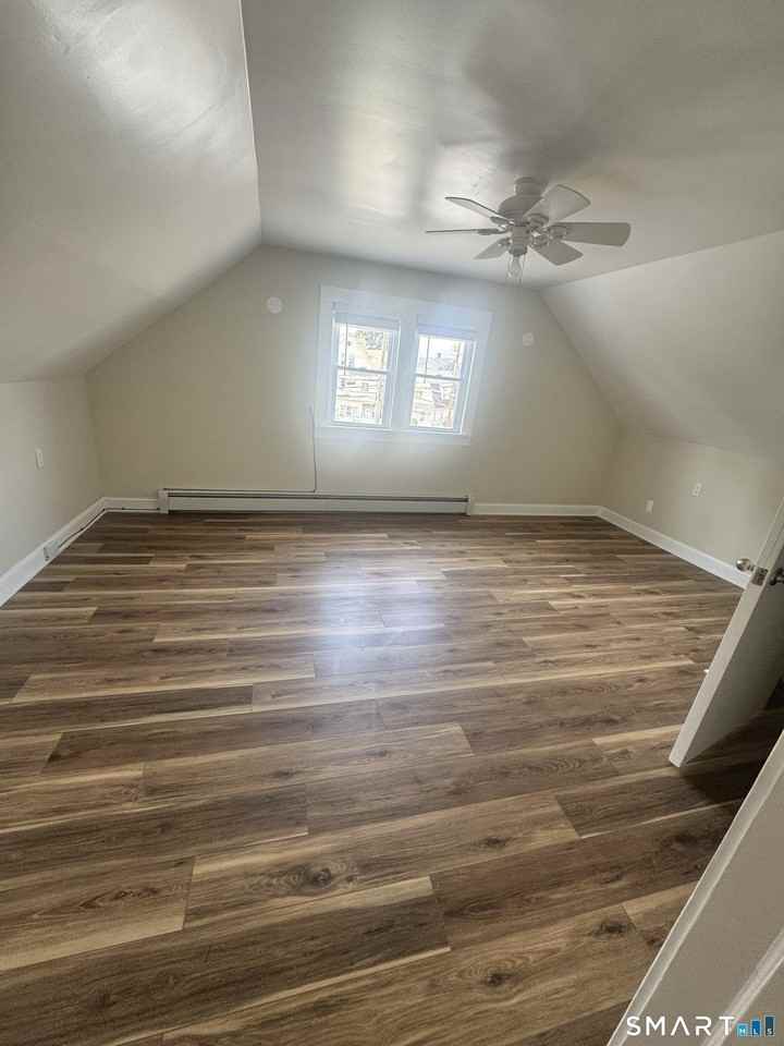 744 Park St - Photo 5 of 11