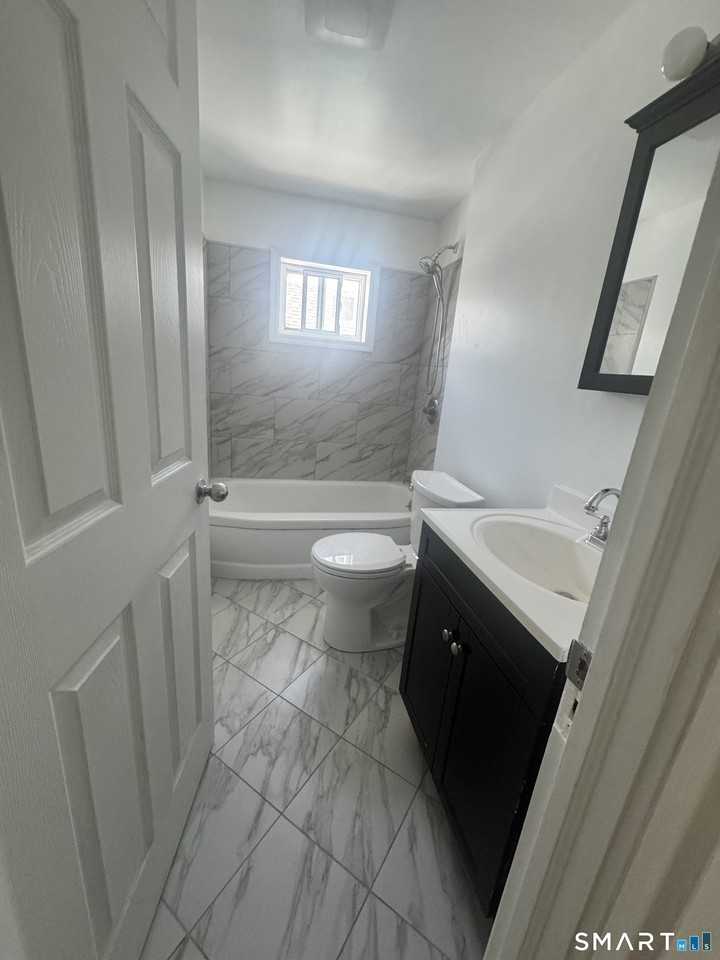 744 Park St - Photo 6 of 11