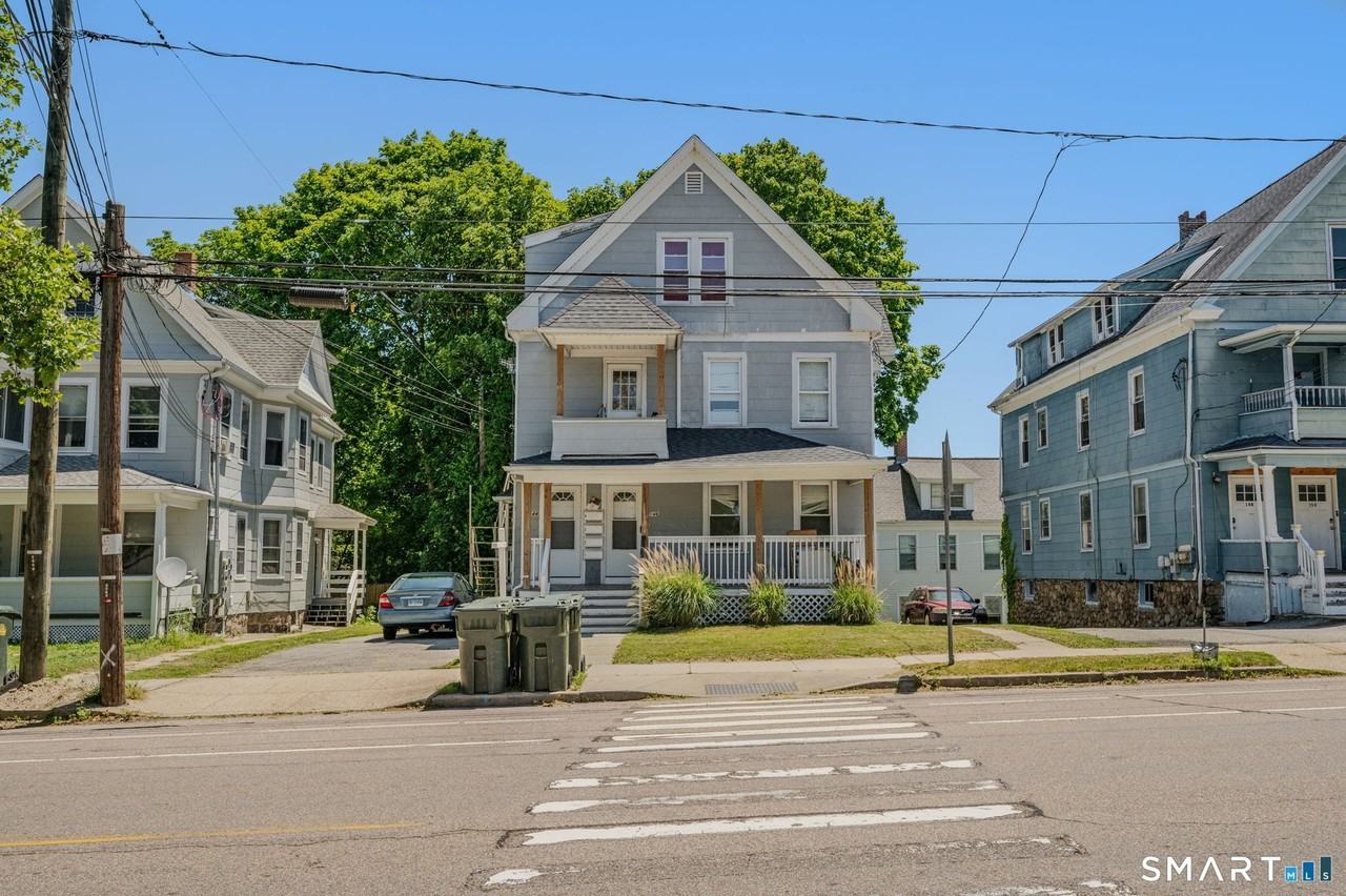 144 Montauk Ave - Photo 2 of 11