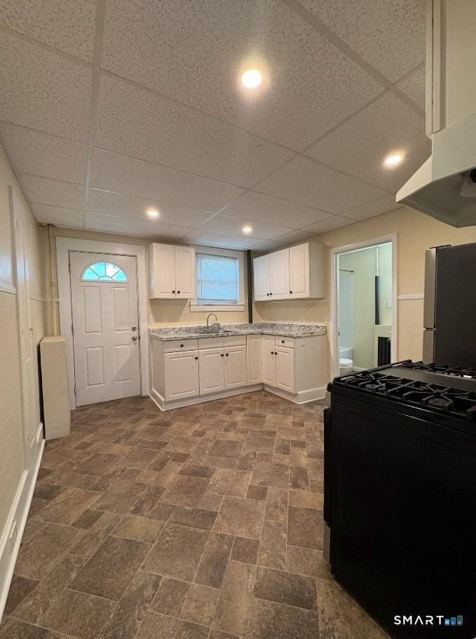 144 Montauk Ave - Photo 6 of 11