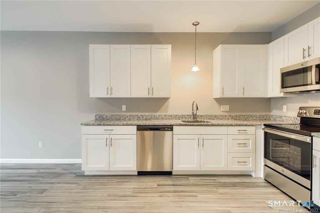 9 Steele Blvd #306 - Photo 4 of 20