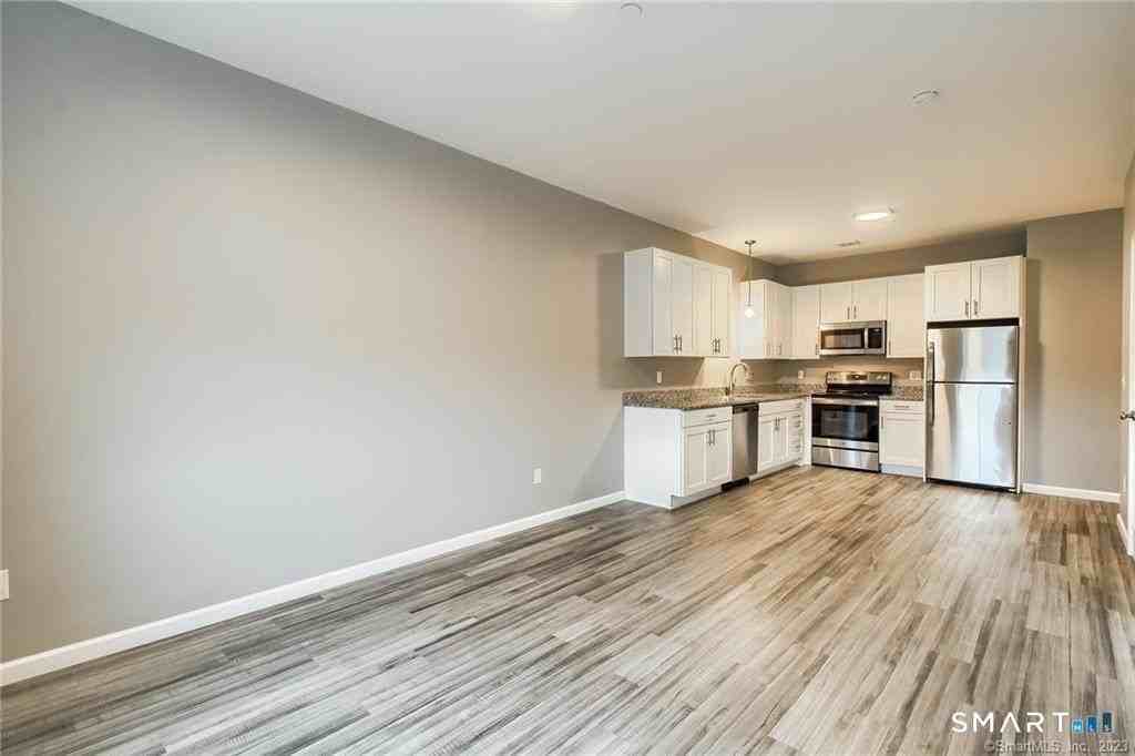 9 Steele Blvd #306 - Photo 6 of 20