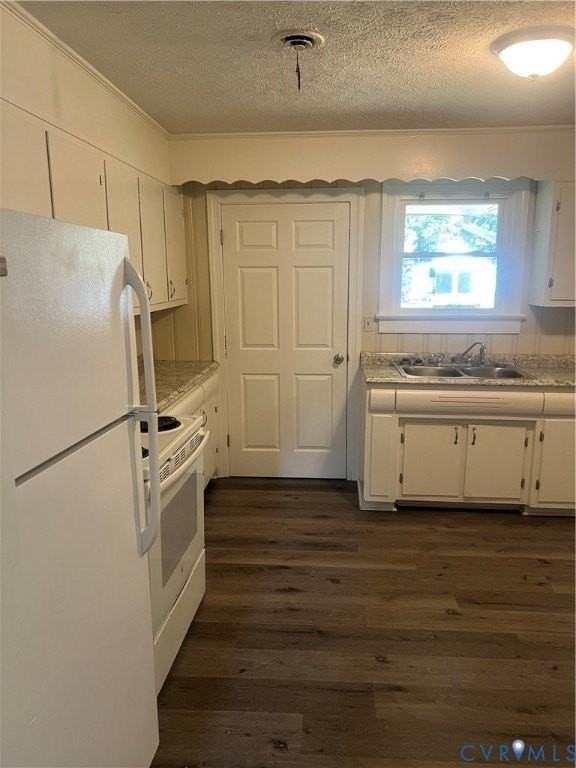 1409 Surry Ave - Photo 4 of 15