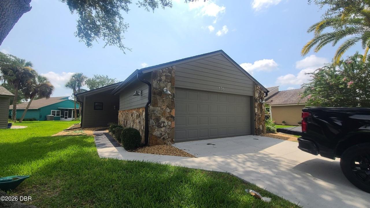 176 Gull Cir N - Photo 3 of 29
