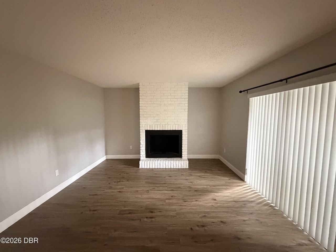 87 Springwood Sq - Photo 2 of 8