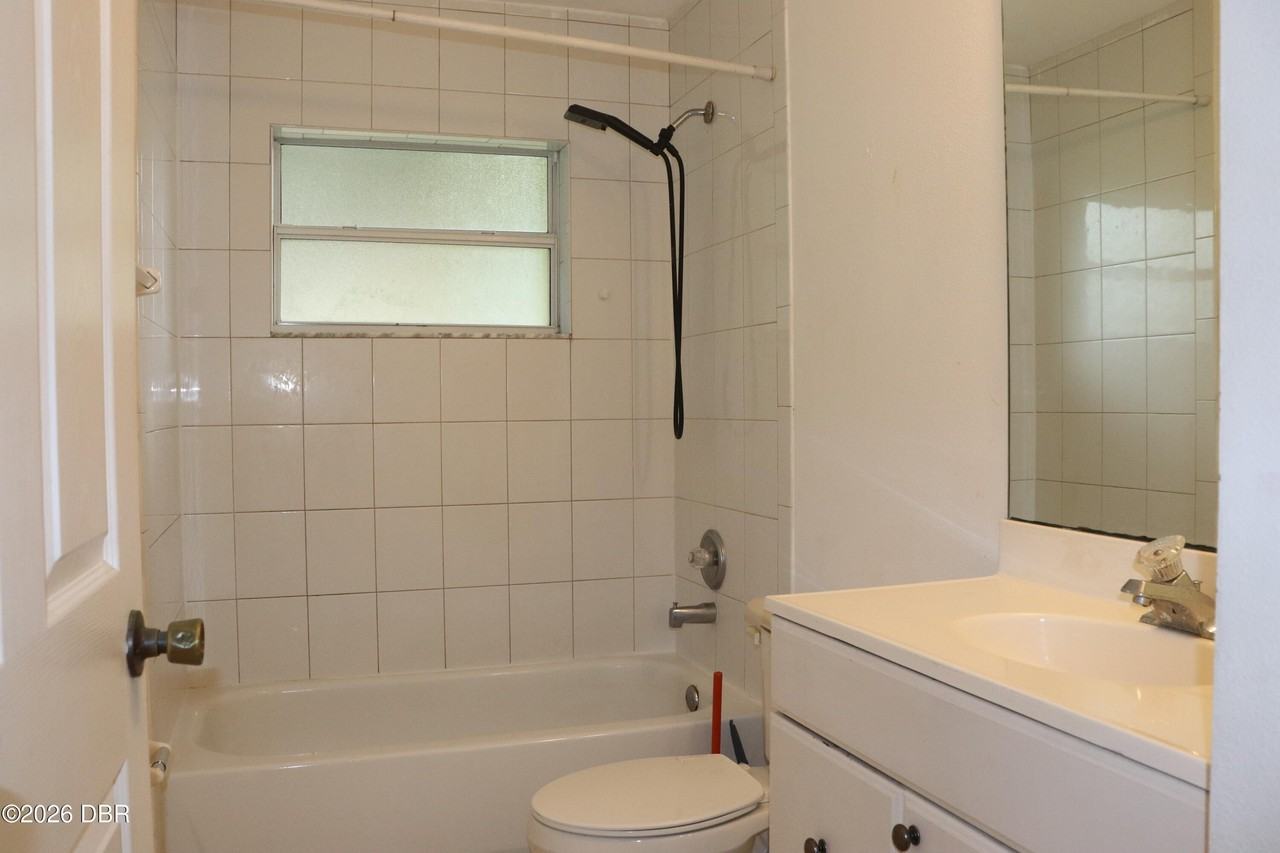 1061 Oak Forest Cir - Photo 2 of 15