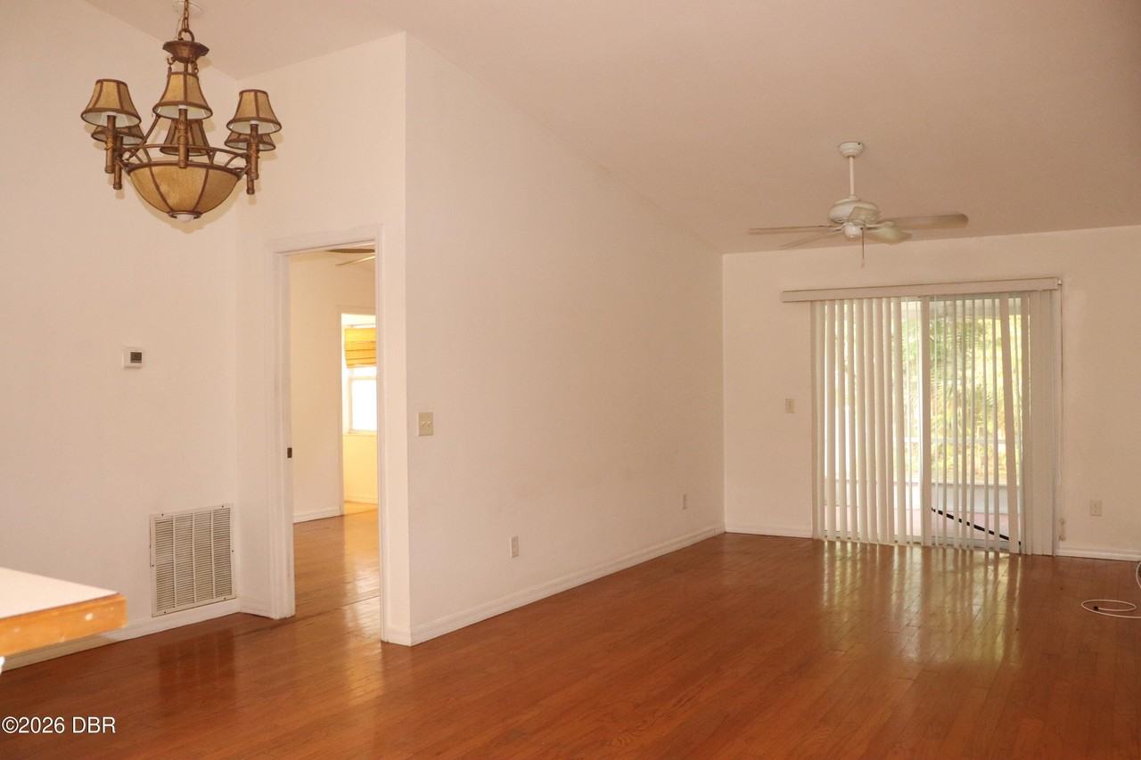 1061 Oak Forest Cir - Photo 6 of 15
