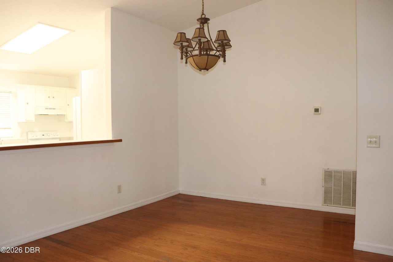 1061 Oak Forest Cir - Photo 7 of 15