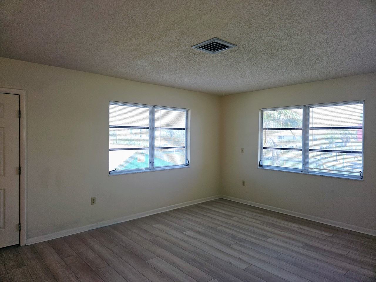 360 137th Avenue Cir #1 - Photo 3 of 24