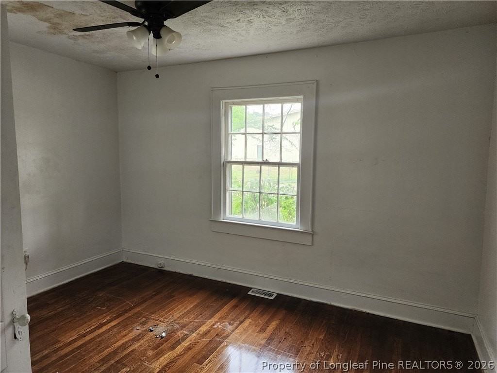 507 Edwards St - Photo 2 of 11