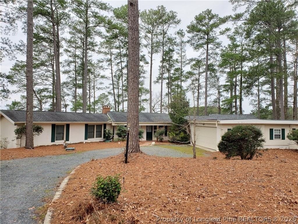 9 Dixie Dr - Photo 4 of 37