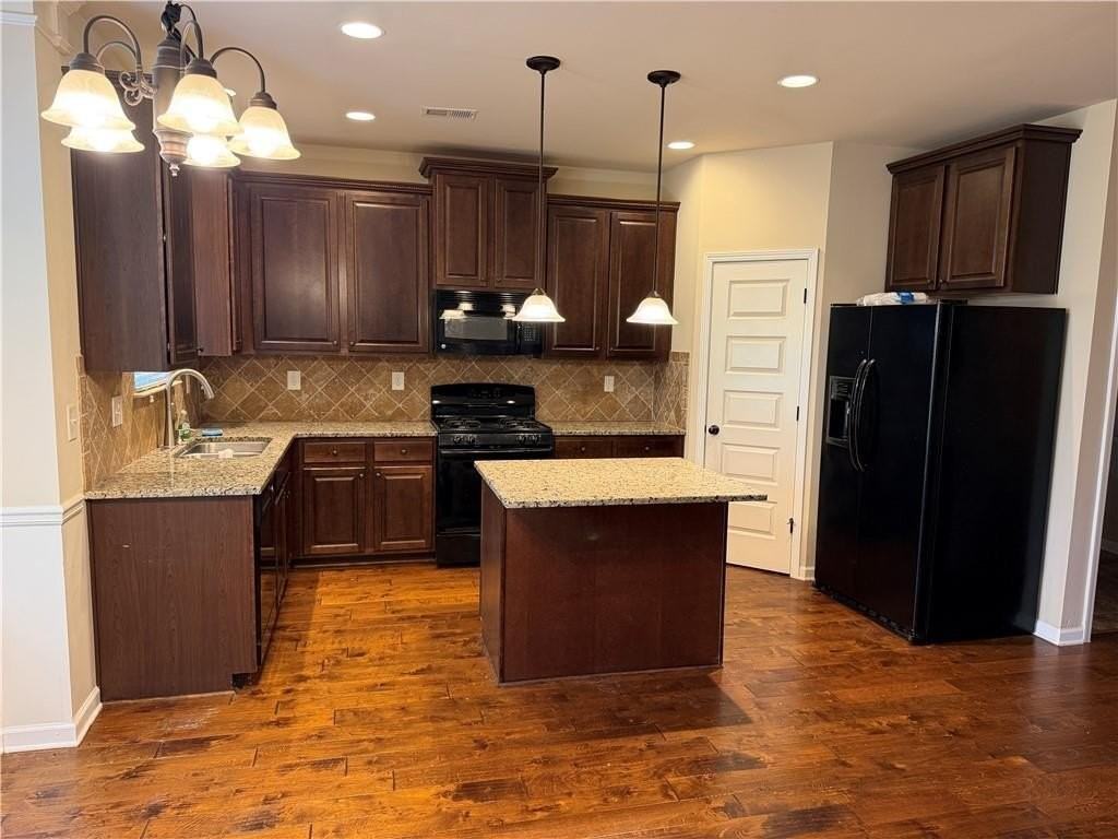 852 Nevis Way - Photo 3 of 22