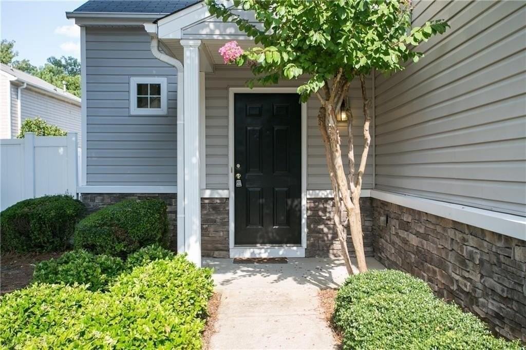 709 Bedford Ct - Photo 3 of 30