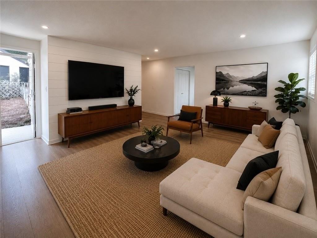 1604 Walker St Se #B - Photo 4 of 26