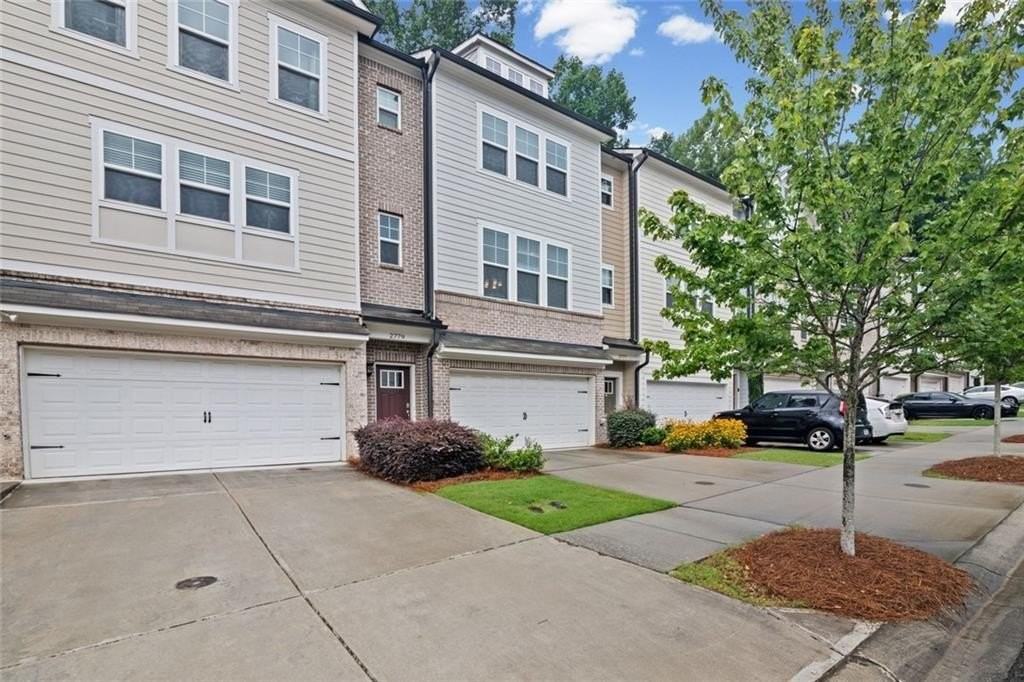 2779 White Oak Ln #20 - Photo 3 of 39