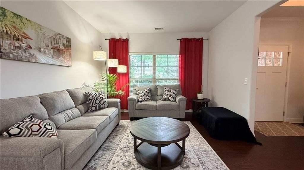 1810 Kingsbridge Ct - Photo 4 of 32