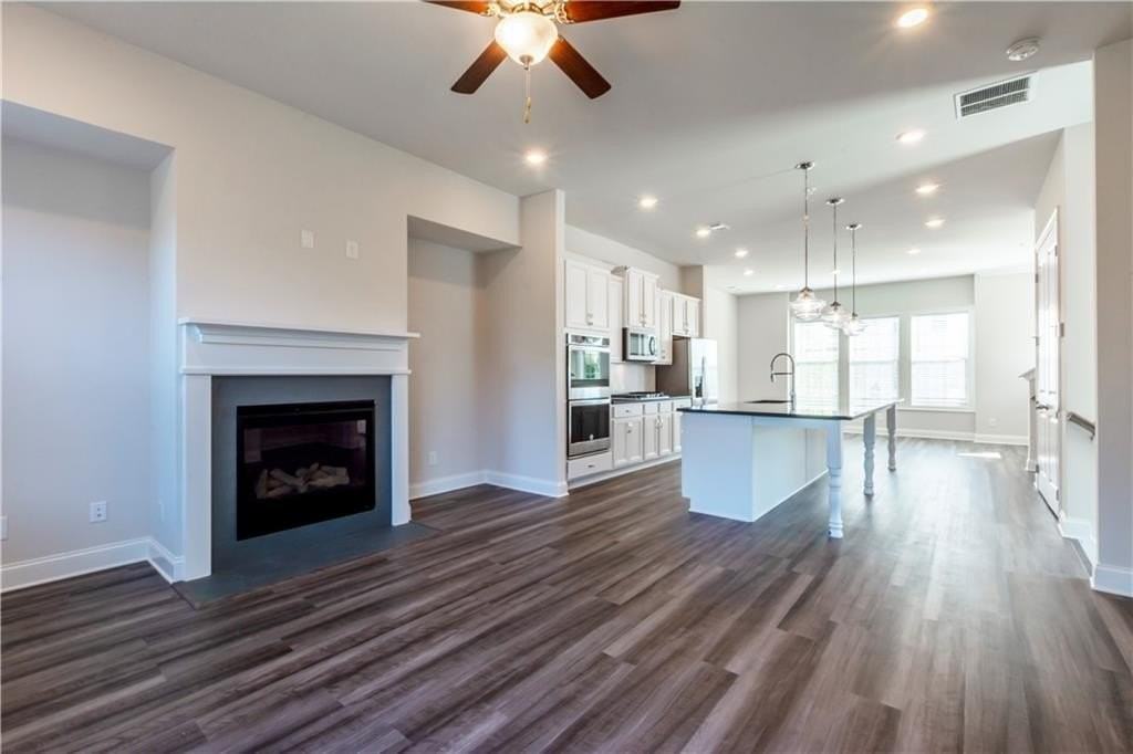 1662 Mountain Top Ln - Photo 5 of 36