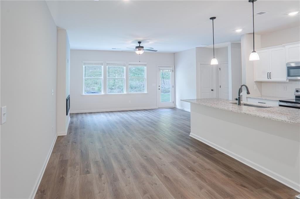411 Summit View Ln - Photo 2 of 20