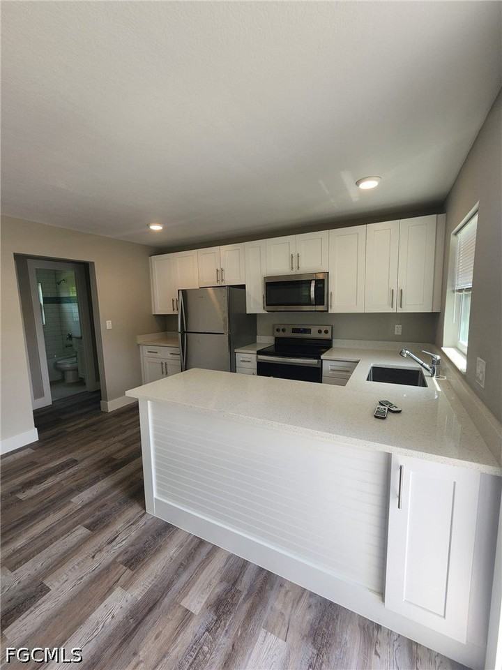 1119 6th Way - Photo 3 of 8