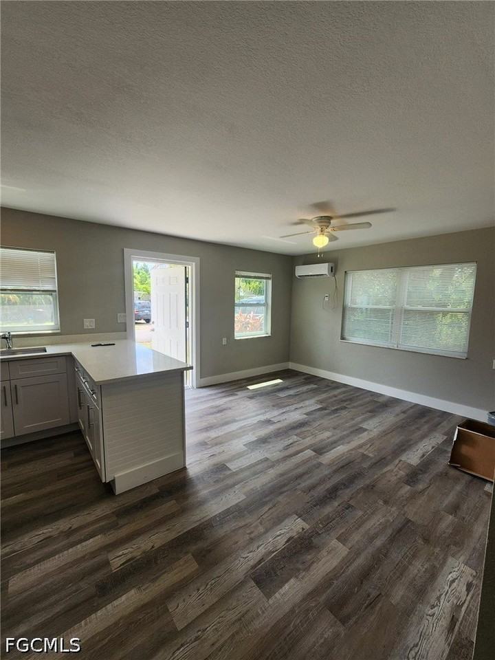 1119 6th Way - Photo 4 of 8