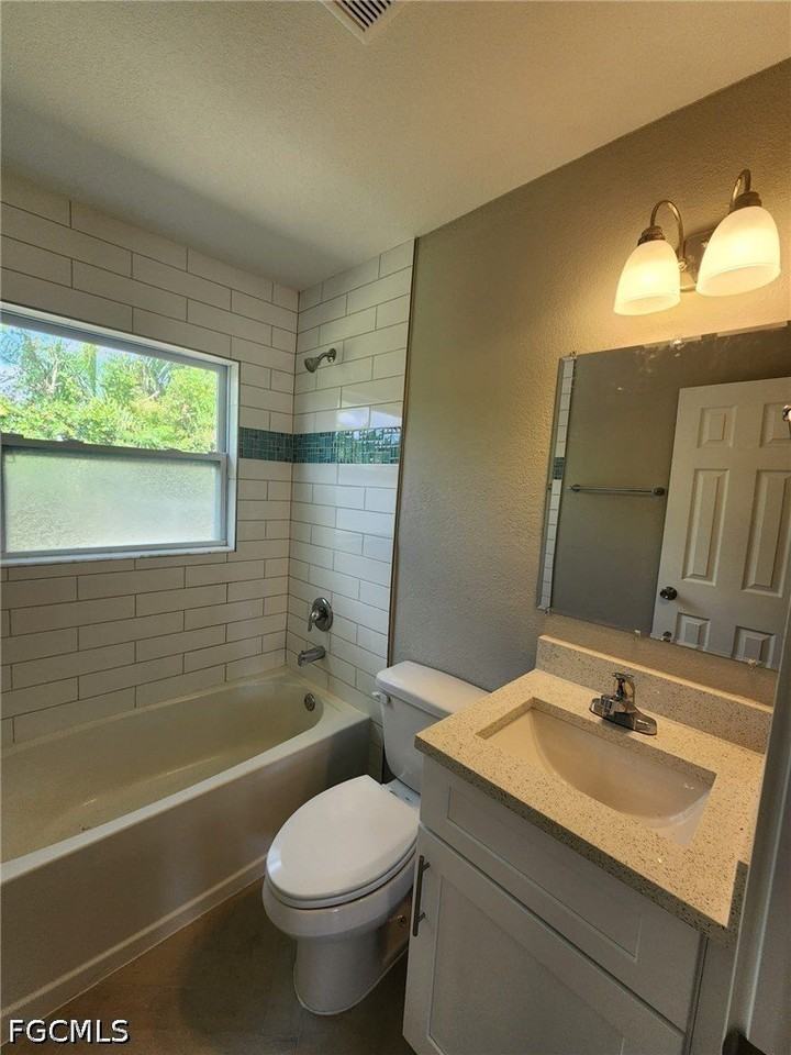 1119 6th Way - Photo 5 of 8