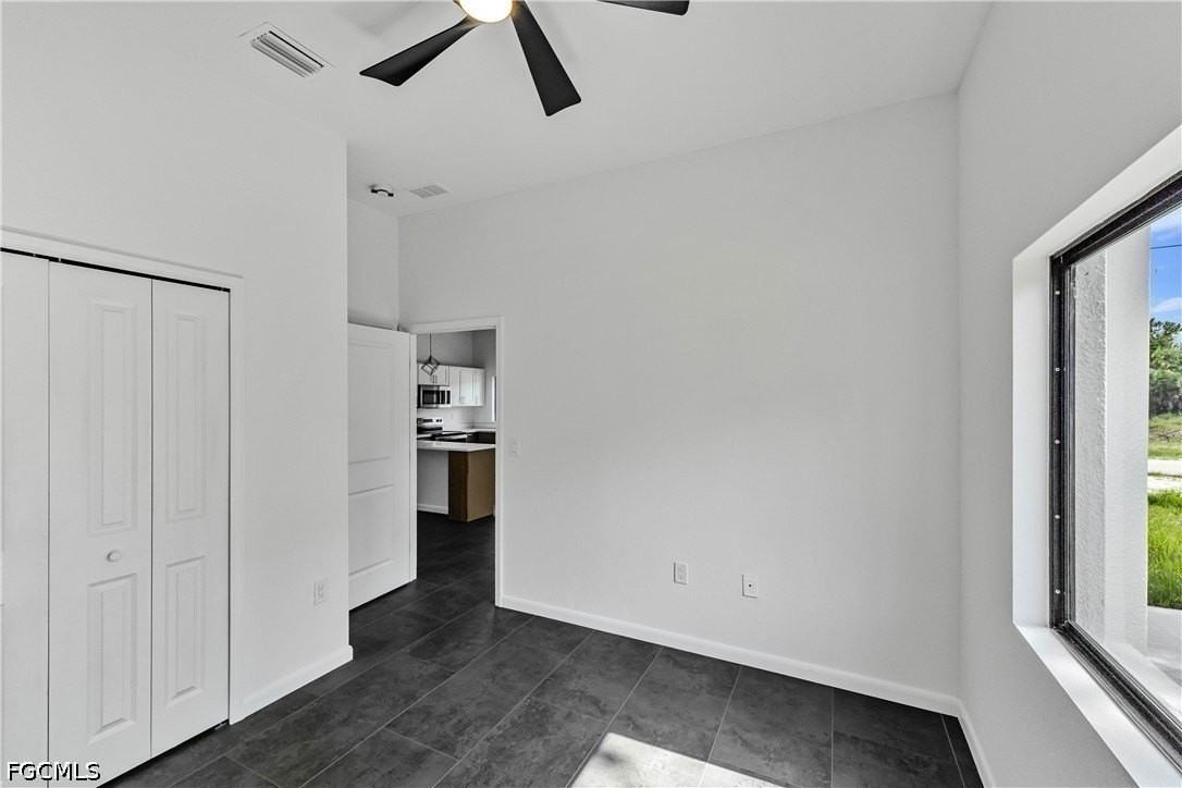 601 Hawthorne Ave S - Photo 6 of 25