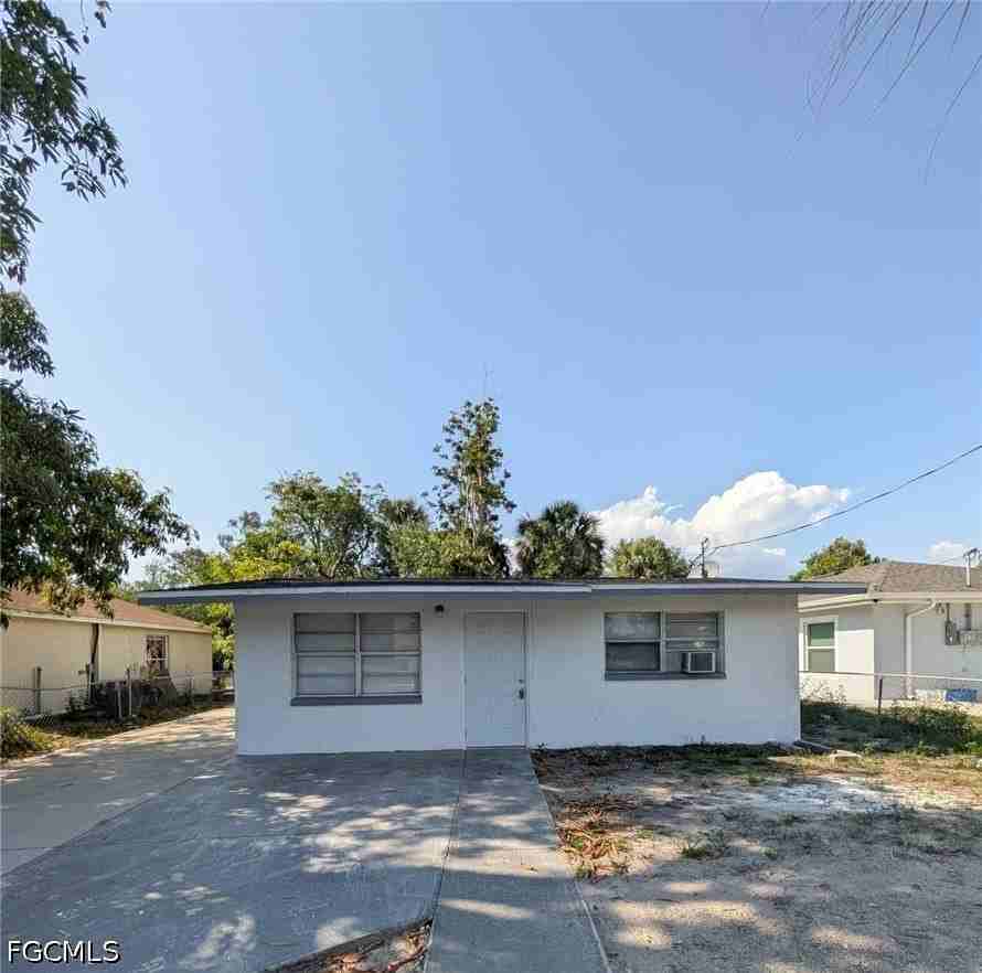 3135 Blount St - Photo 4 of 26