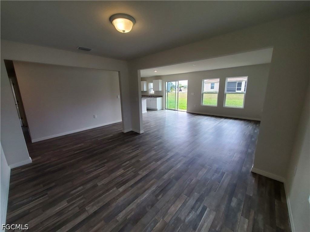 8 Nw 8th Ter - Photo 3 of 24