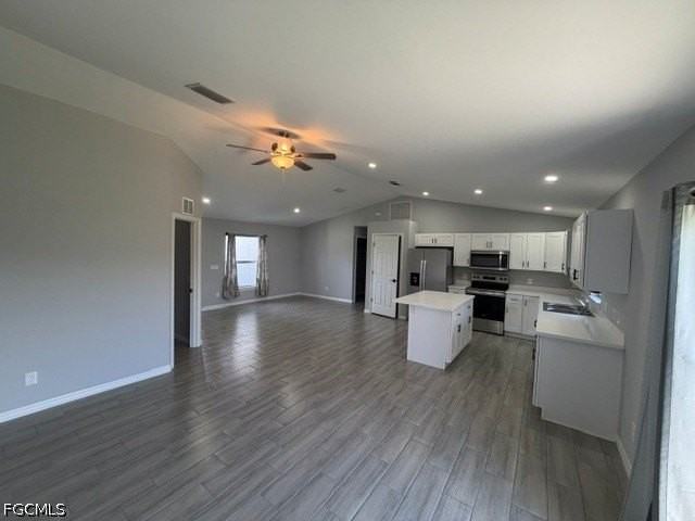 3010 67th St W - Photo 3 of 10