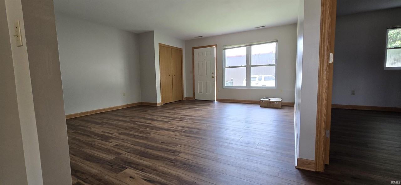115 Marcus Dr - Photo 2 of 12