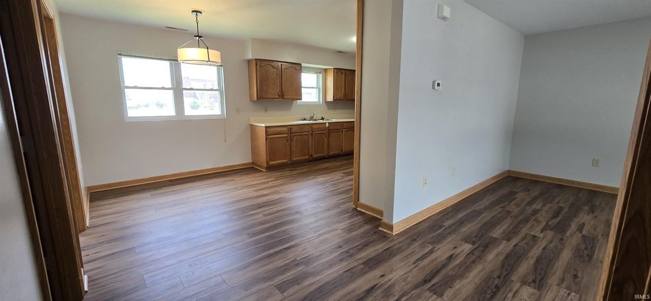 115 Marcus Dr - Photo 4 of 12