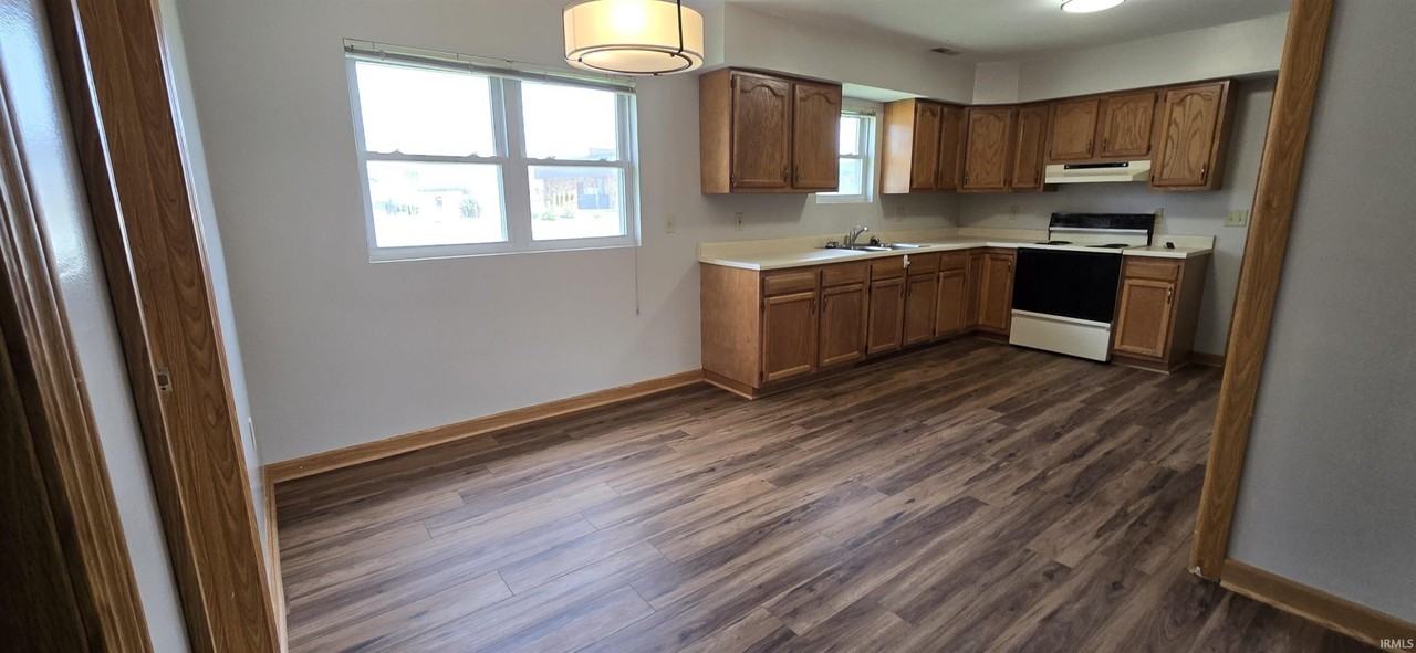 115 Marcus Dr - Photo 5 of 12