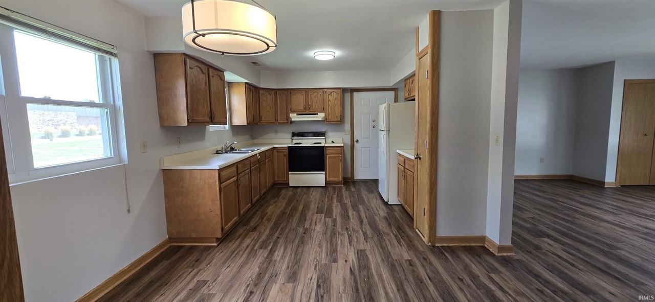 115 Marcus Dr - Photo 6 of 12
