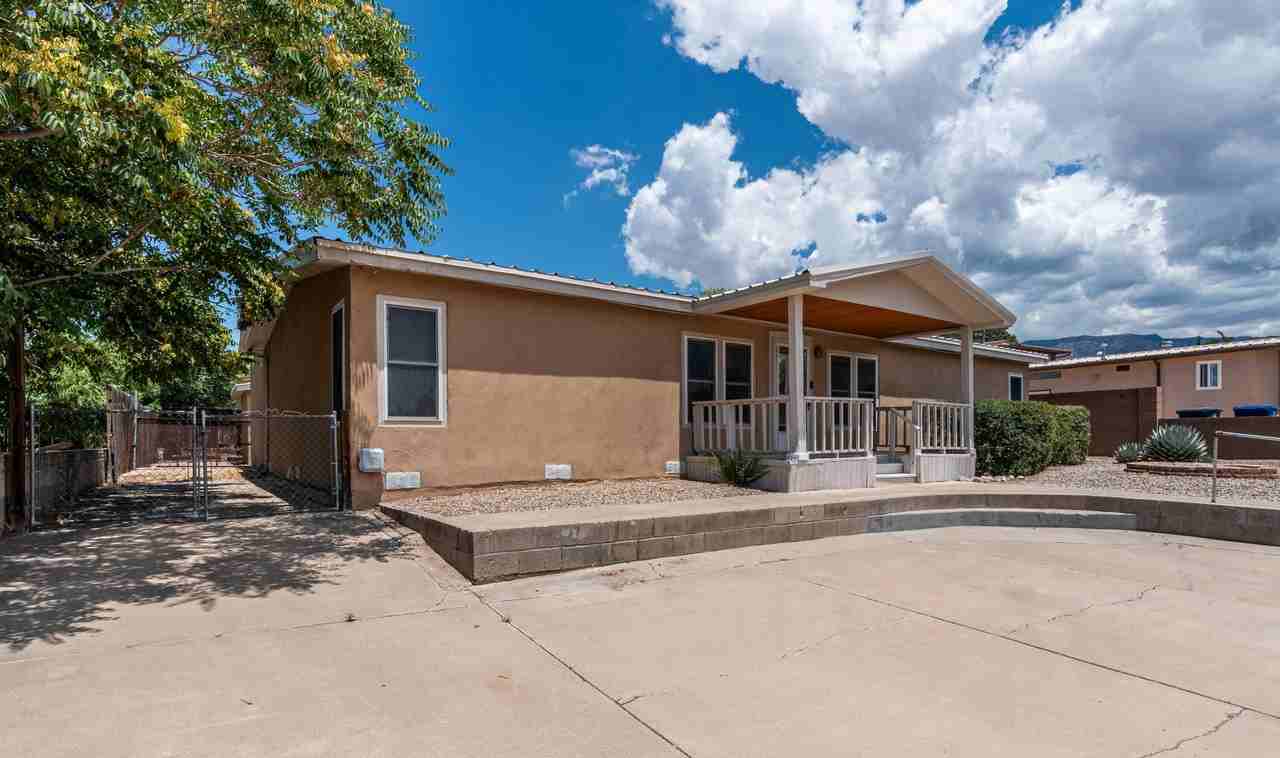 6517 San Francisco Rd Ne - Photo 4 of 45