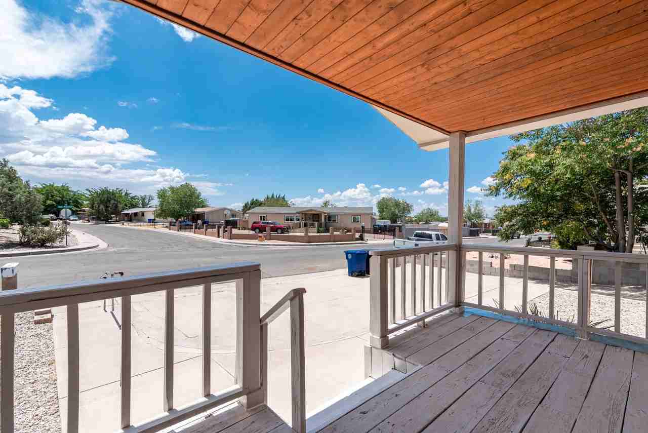 6517 San Francisco Rd Ne - Photo 5 of 45