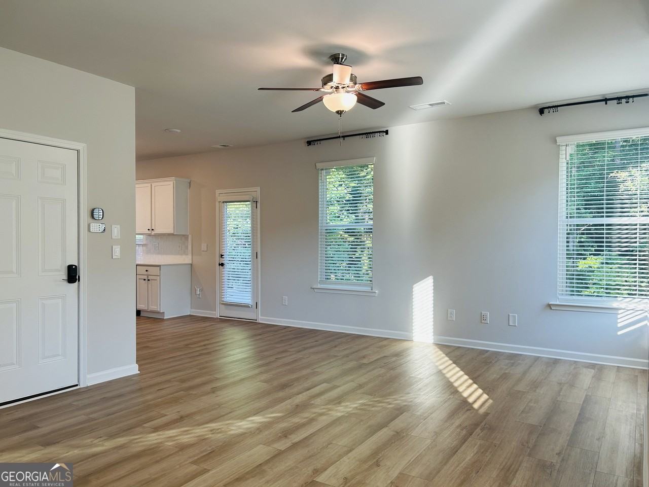 143 Chapel Hill Pkwy - Photo 5 of 42