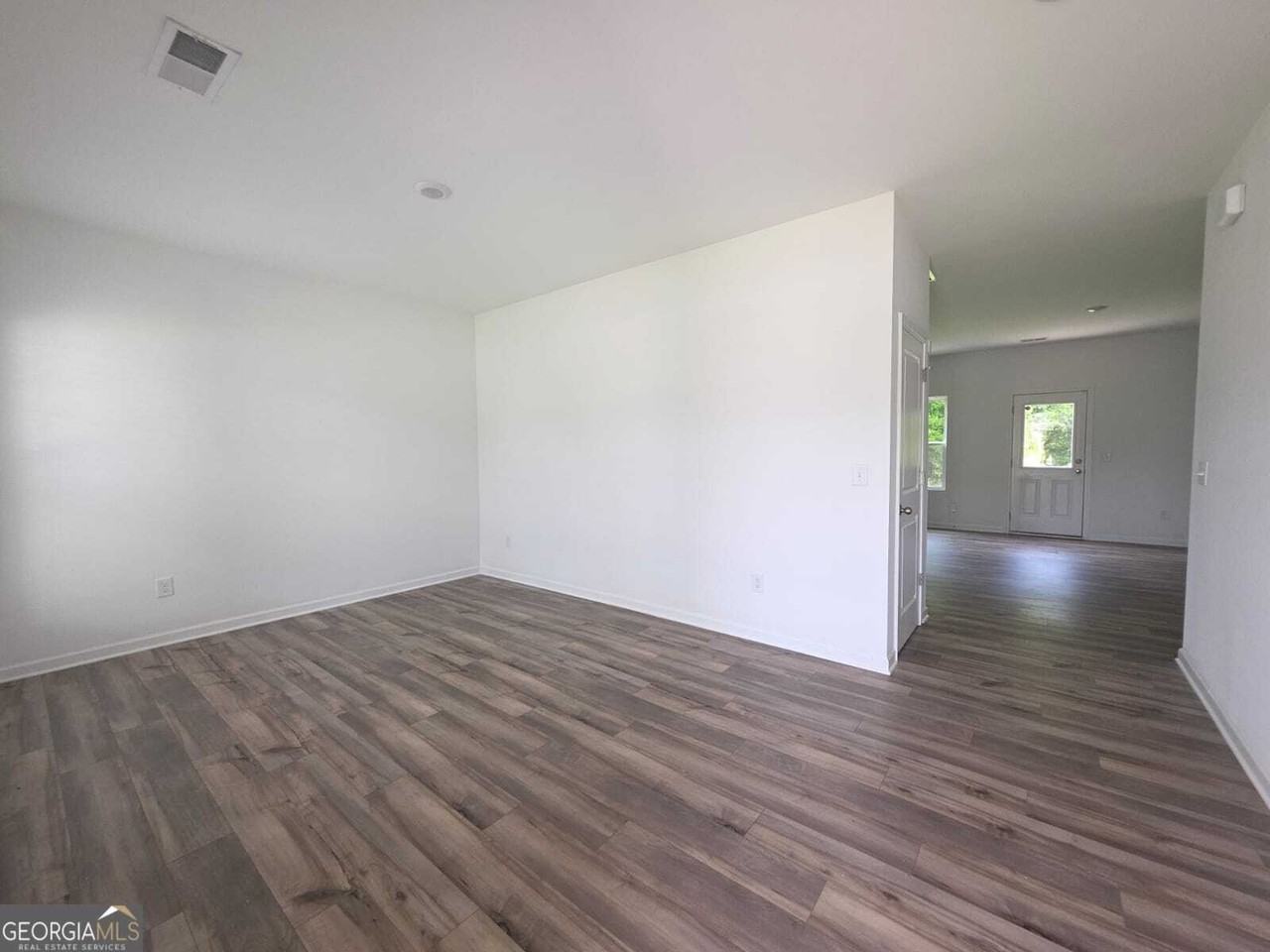 2048 Boxwood Cir - Photo 5 of 22