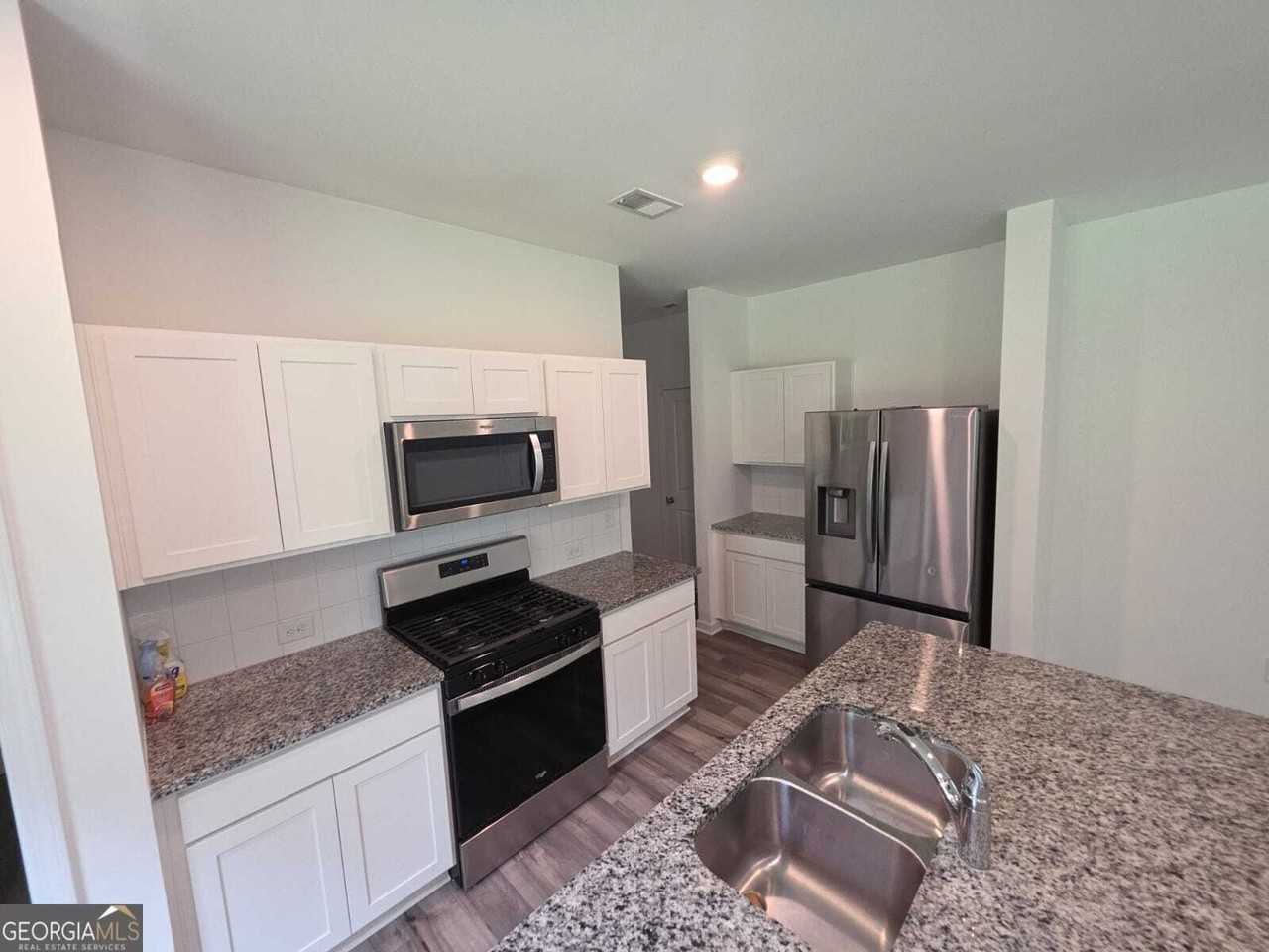 2048 Boxwood Cir - Photo 7 of 22