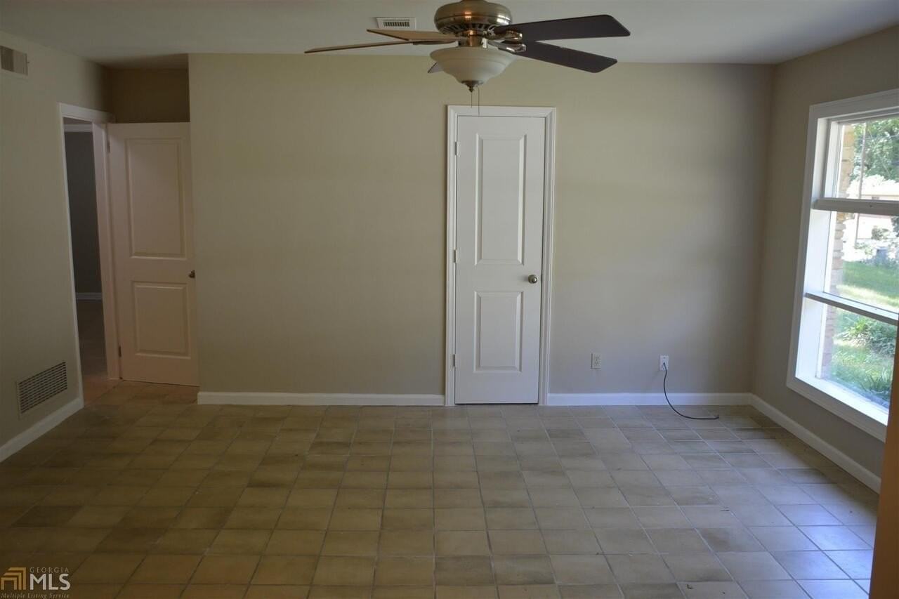 2336 Bonner Rd - Photo 2 of 11