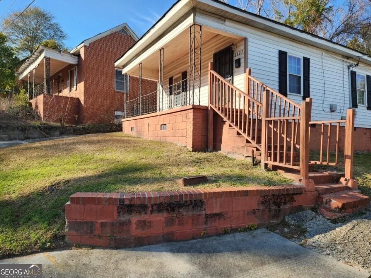 2127 Walnut St - Photo 2 of 2
