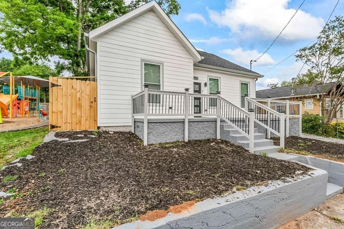620 Echo St Nw - Photo 5 of 43