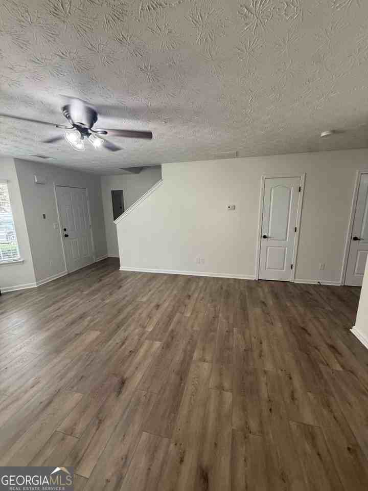 3001 Fields Dr - Photo 3 of 10