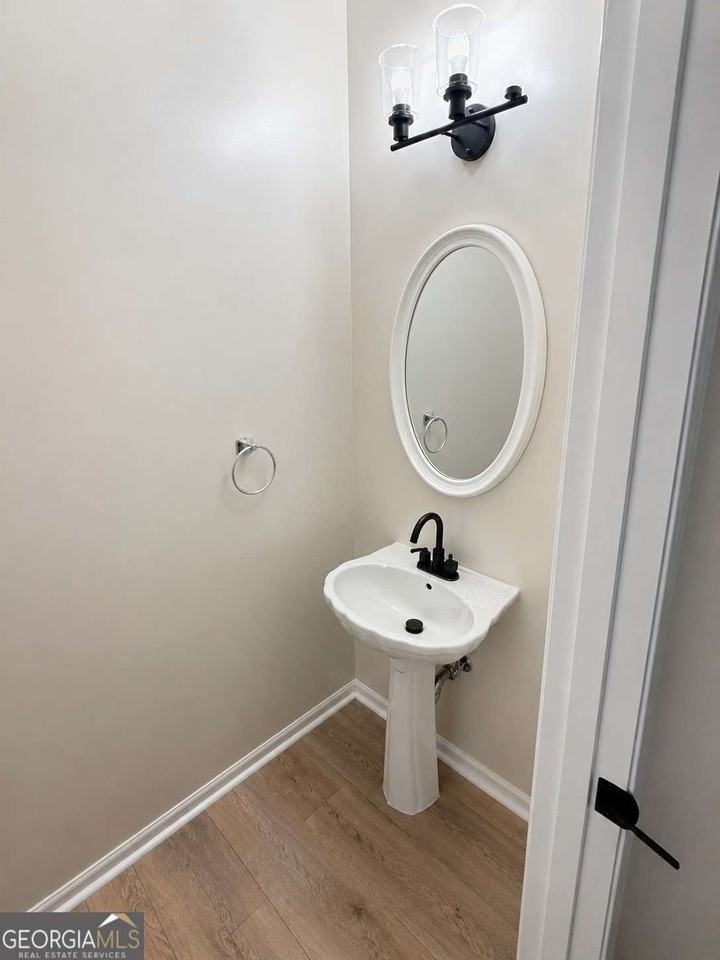 3001 Fields Dr - Photo 4 of 10