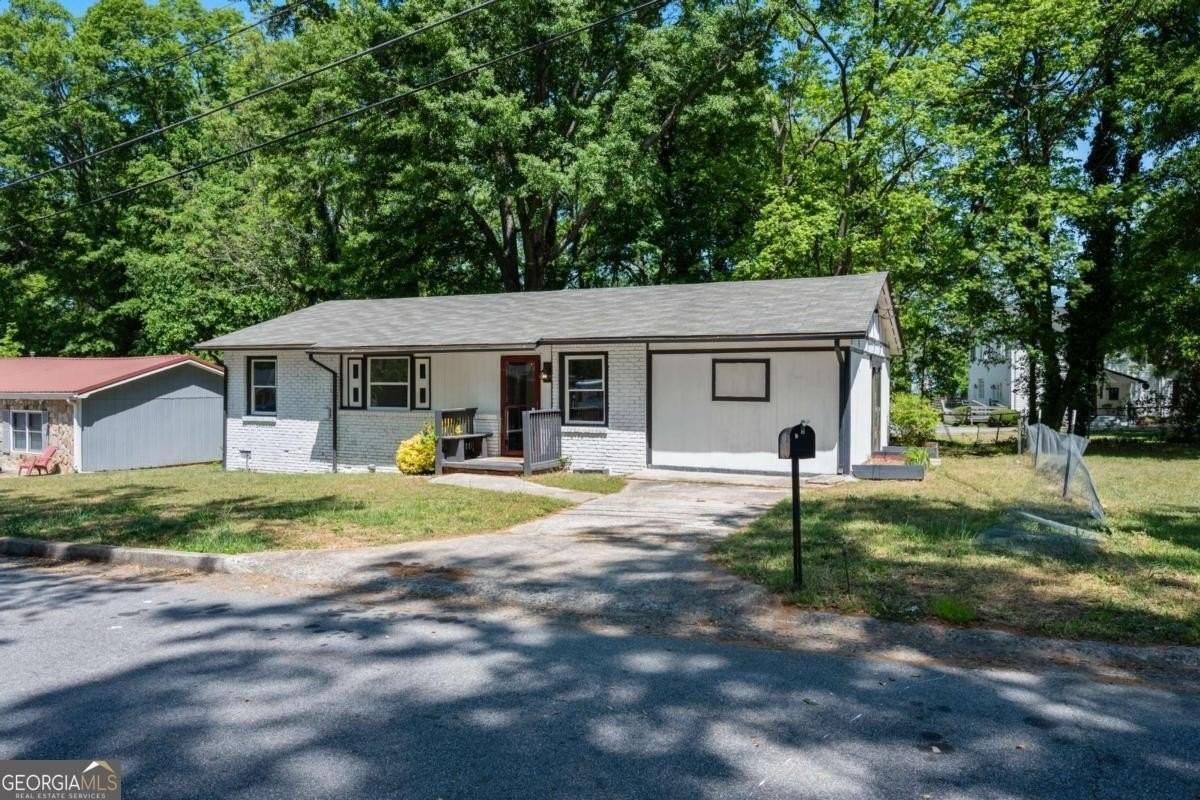 100 Pine Cir - Photo 4 of 26