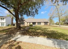 featured image of 443 Bayou View Dr