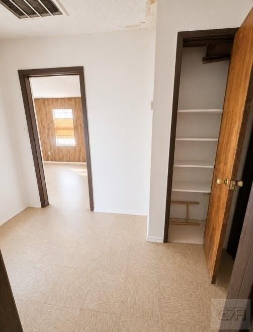 138 Midway Dr - Photo 2 of 10